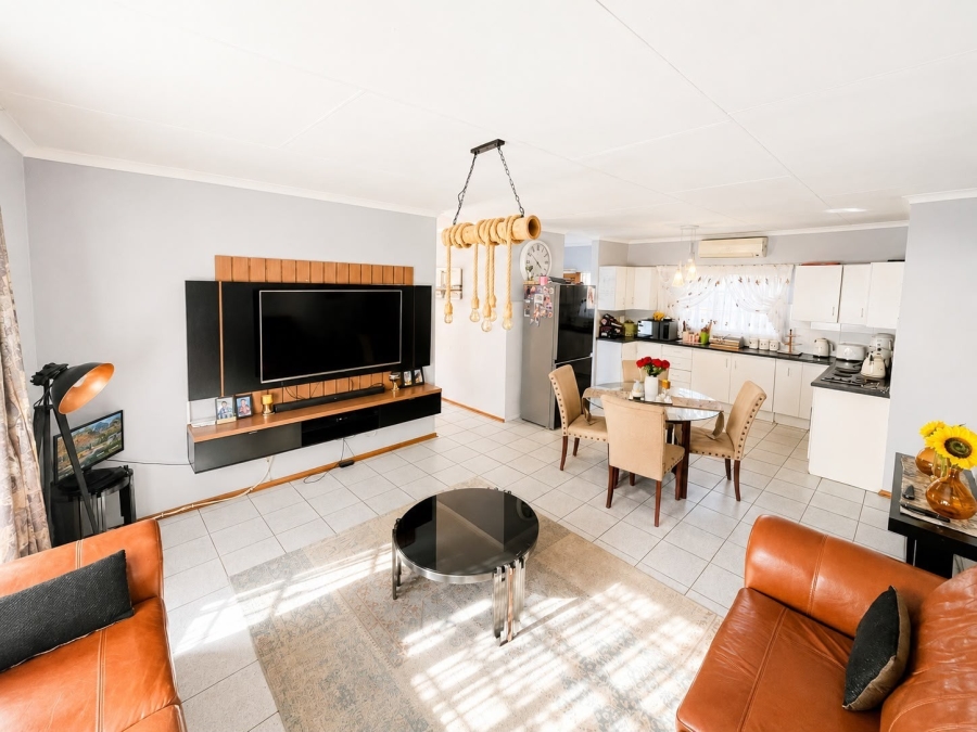 3 Bedroom Property for Sale in Geelhoutpark North West